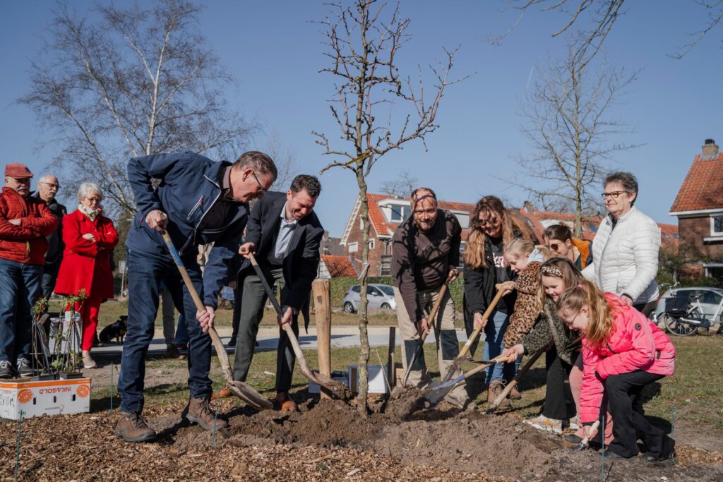 Pluktuin Zeeheldenbuurt van start